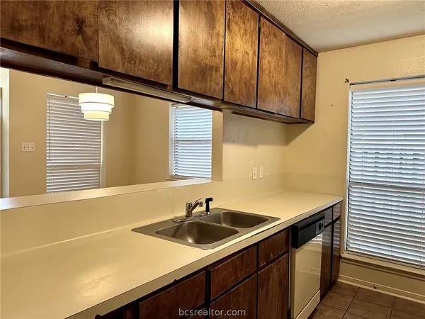 $1,195 | 706 Cross Timbers Drive, College Station, TX 77840