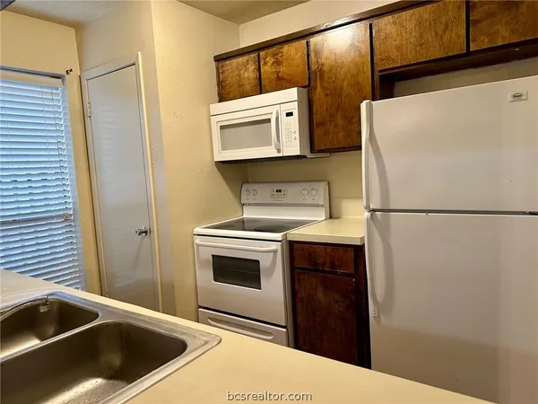 $1,195 | 706 Cross Timbers Drive, College Station, TX 77840