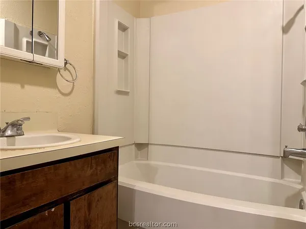 $1,195 | 706 Cross Timbers Drive, College Station, TX 77840