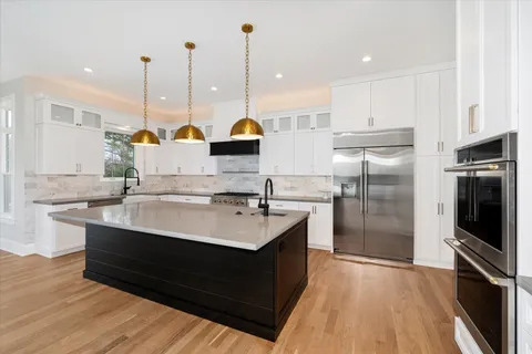 $1,660,000 | 964 Hillside Avenue, Elmhurst, IL 60126