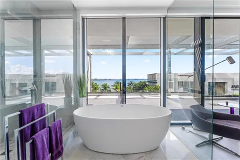 $3,000,000 | 650 Northeast 32nd Street, Unit BH7, Miami, FL 33137