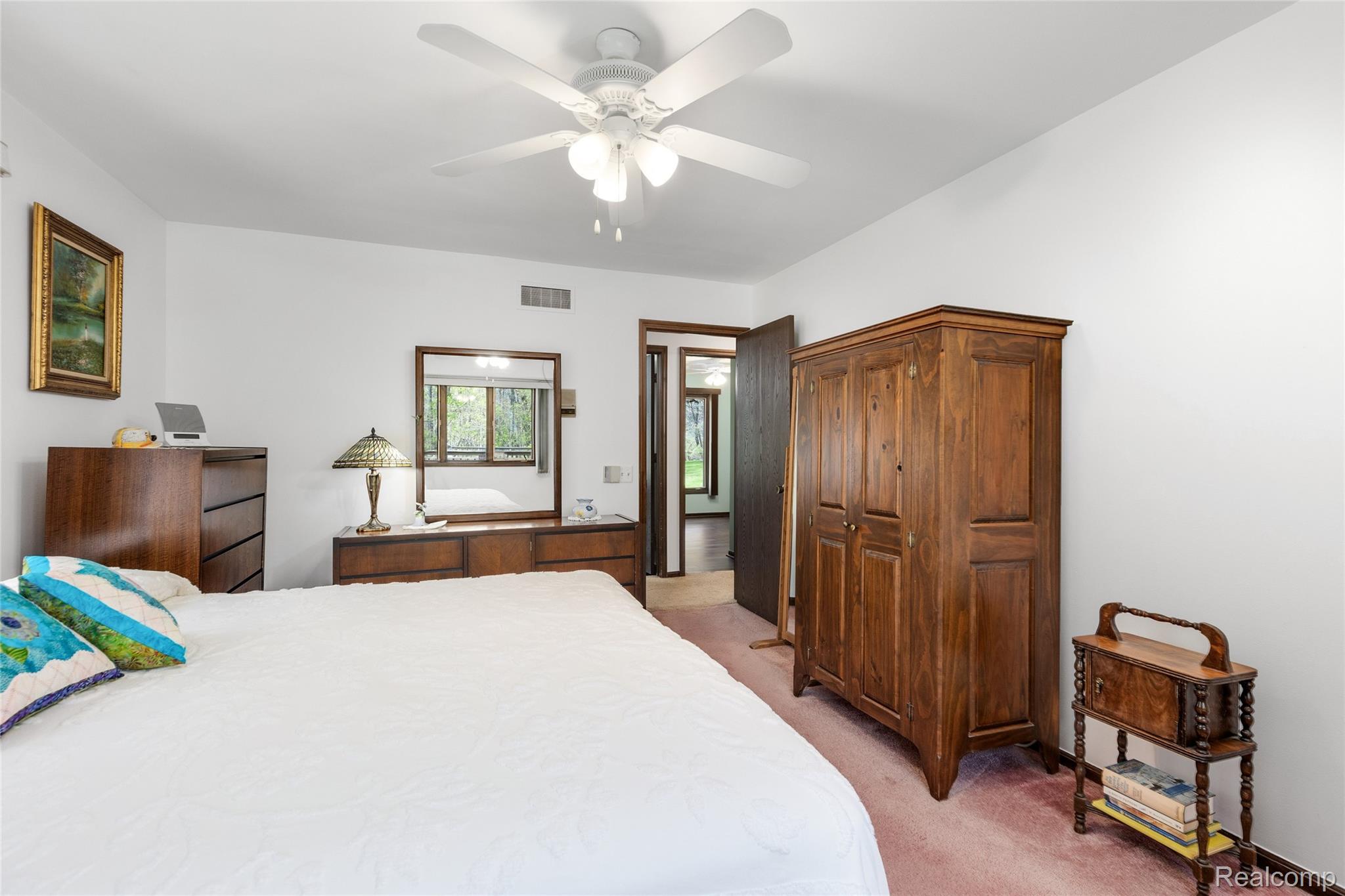 9730 Gibbs Road Clarkston, MI 48348 - Photo 10 of 39 9730 Gibbs Rd 0022.jpg