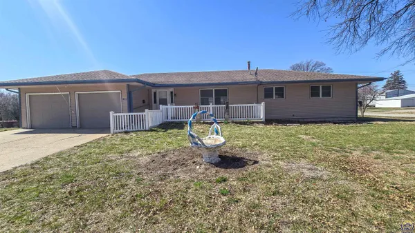 $229,500 | 1589 2nd Avenue West, Horton, KS 66439