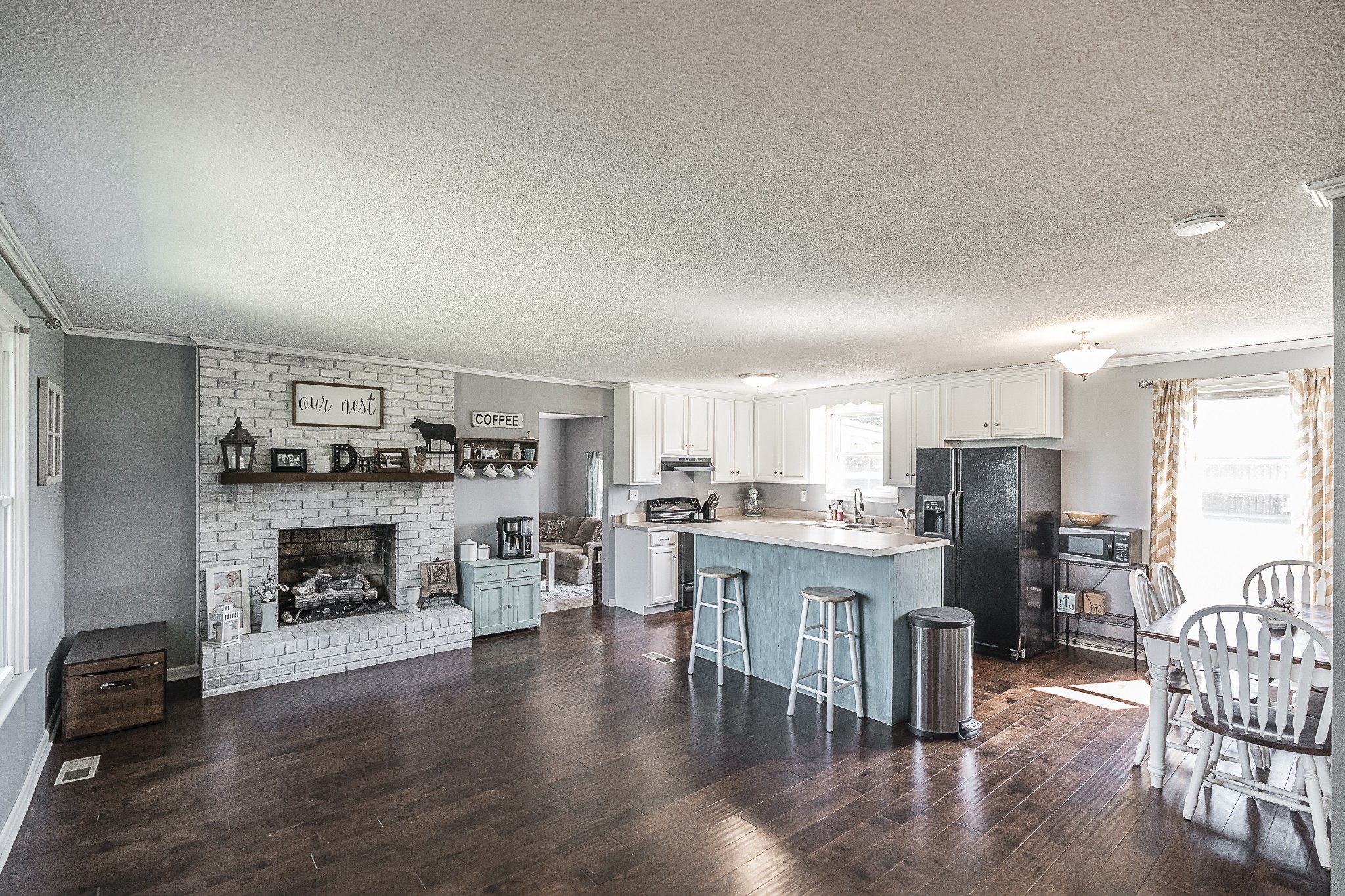 4451 Roy Cole Road Springfield, TN 37172 - Photo 5 of 43 a open kitchen with furniture and fireplace