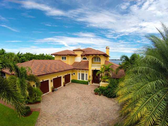 705 Southeast Riverside Drive Stuart, FL 34994 - Photo 2 of 24 Gallery Image 2