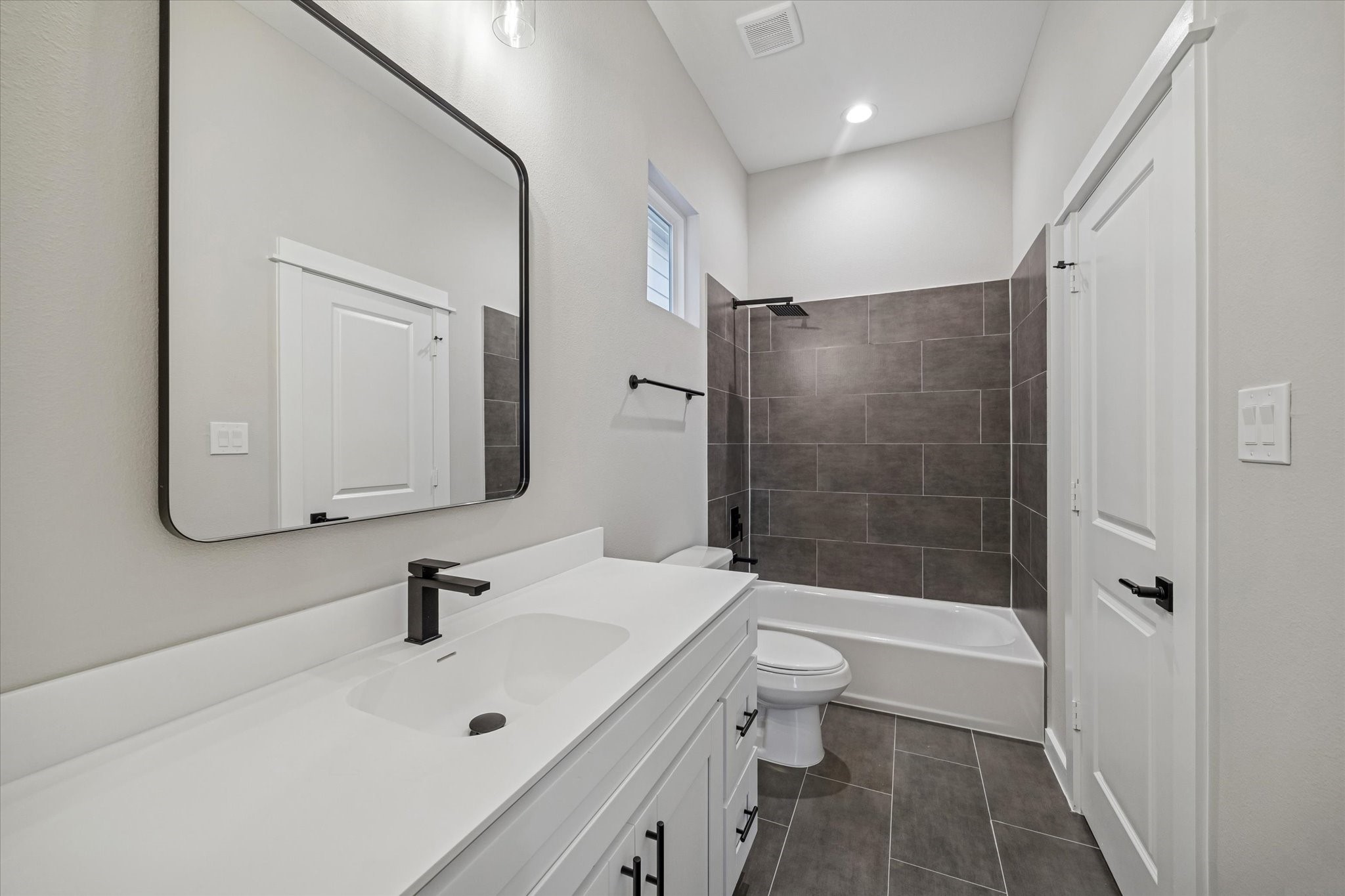 11315 Stonework Grove Lane Houston, TX 77076 - Photo 43 of 46 Photos of the actual home!