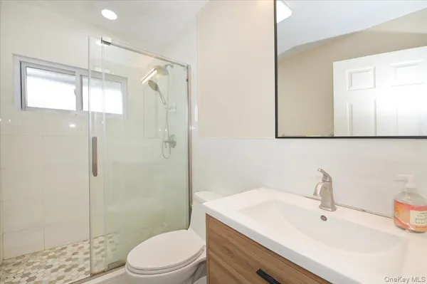 $4,700 | 43 Flagstone Lane, Westbury, NY 11590