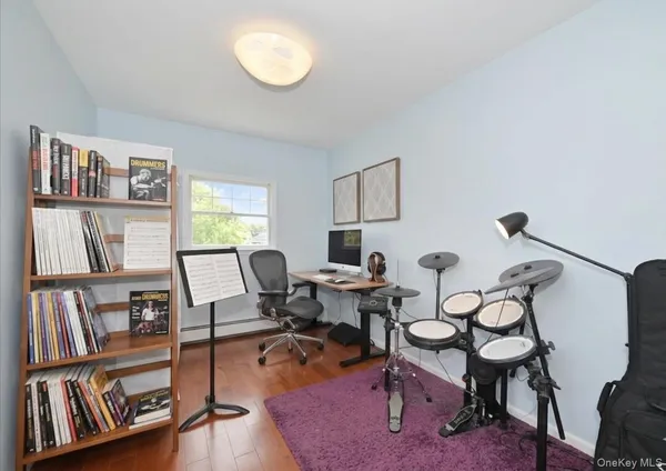 $4,700 | 43 Flagstone Lane, Westbury, NY 11590