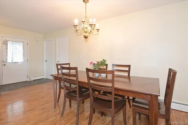 $4,700 | 43 Flagstone Lane, Westbury, NY 11590