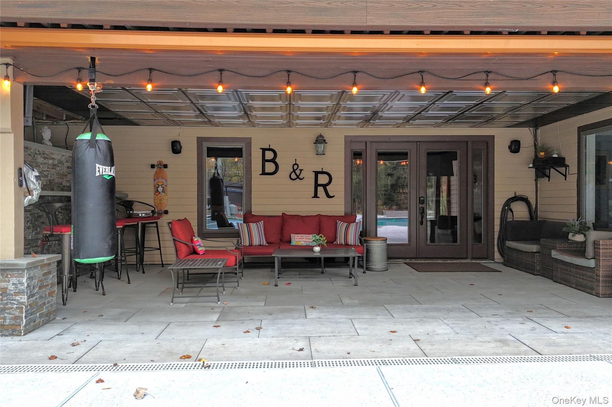 4 Abbey Road West Nyack, NY 10994 - Photo 40 of 50 a view of a chairs and table in a patio
