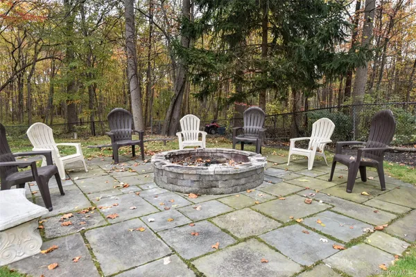 $1,949,999 | 4 Abbey Road, West Nyack, NY 10994