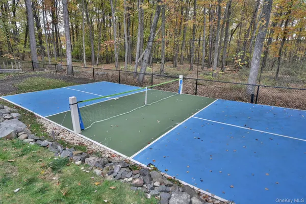$1,949,999 | 4 Abbey Road, West Nyack, NY 10994