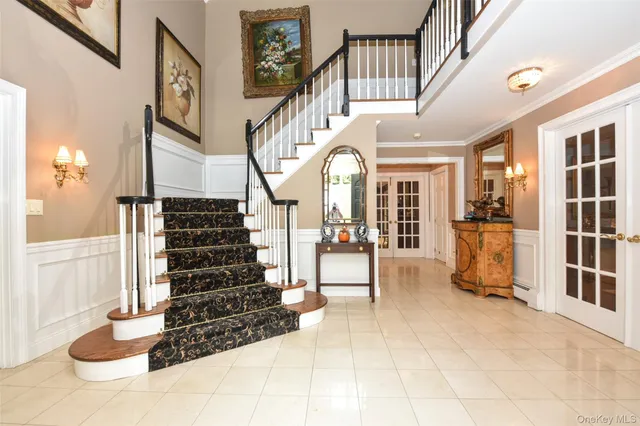 a view of entryway and hall