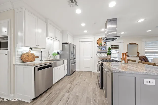 $295,000 | 422 Broadmoor Boulevard, Lafayette, LA 70503