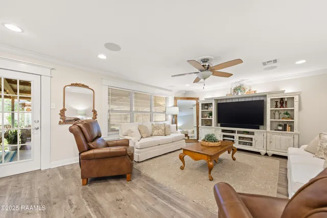 $295,000 | 422 Broadmoor Boulevard, Lafayette, LA 70503