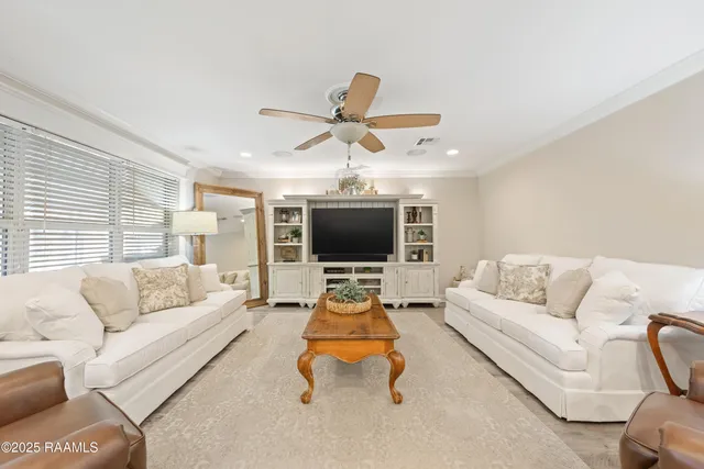 $295,000 | 422 Broadmoor Boulevard, Lafayette, LA 70503