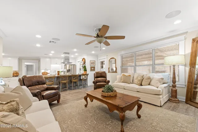 $295,000 | 422 Broadmoor Boulevard, Lafayette, LA 70503