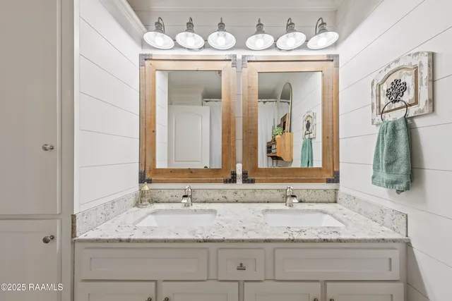 $295,000 | 422 Broadmoor Boulevard, Lafayette, LA 70503