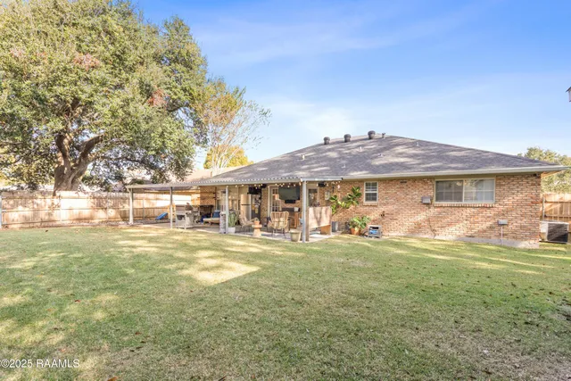 $295,000 | 422 Broadmoor Boulevard, Lafayette, LA 70503