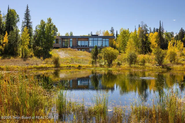 $13,900,000 | 5135 Eagle Road, Wilson, WY 83014