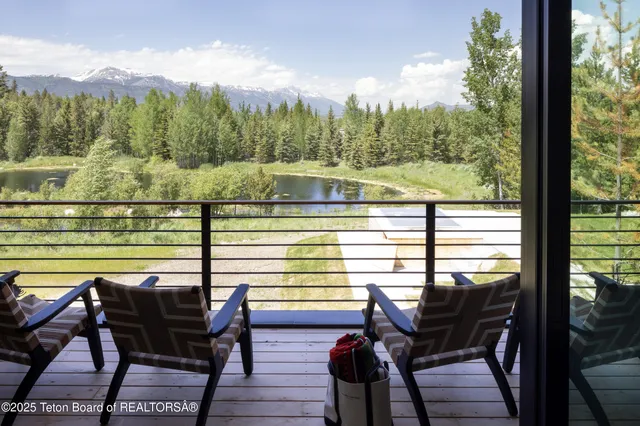 $13,900,000 | 5135 Eagle Road, Wilson, WY 83014