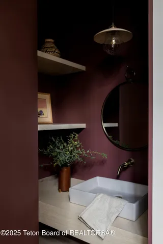 $13,900,000 | 5135 Eagle Road, Wilson, WY 83014