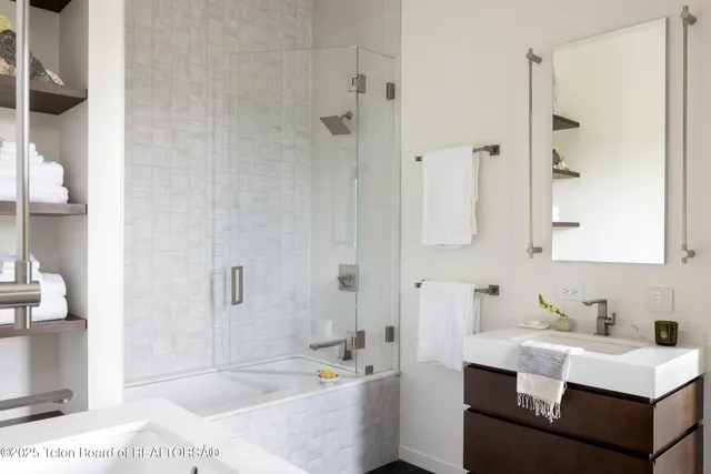 $13,900,000 | 5135 Eagle Road, Wilson, WY 83014