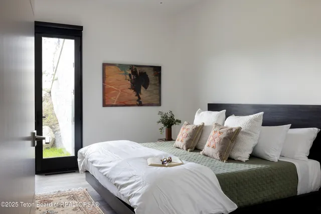 $13,900,000 | 5135 Eagle Road, Wilson, WY 83014