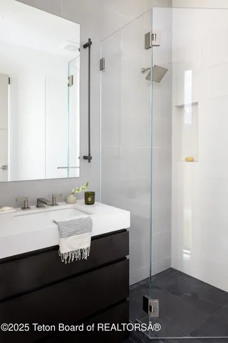 $13,900,000 | 5135 Eagle Road, Wilson, WY 83014