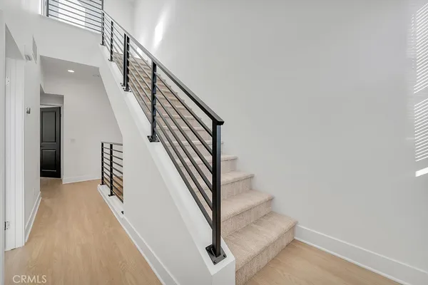 $975,000 | 10832 West Riverton Court, North Hollywood, CA 91602