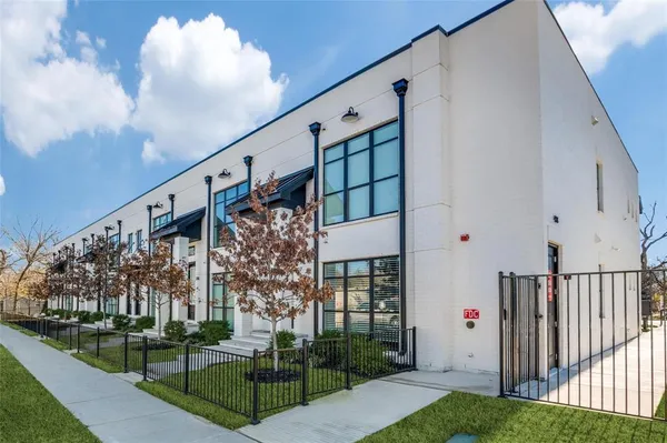 $1,850 | 408 Martin Luther King Junior Boulevard, Unit 302, Waxahachie, TX 75165
