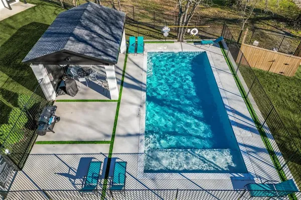 $1,850 | 408 Martin Luther King Junior Boulevard, Unit 302, Waxahachie, TX 75165