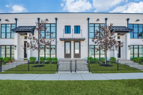 $1,850 | 408 Martin Luther King Junior Boulevard, Unit 302, Waxahachie, TX 75165