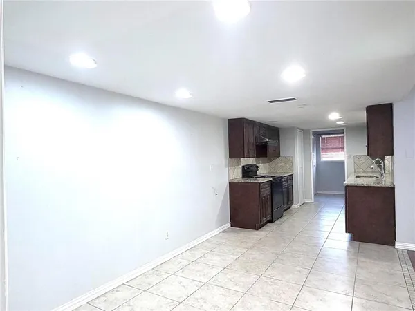 $2,600 | 220 Park Meadow Way, Coppell, TX 75019