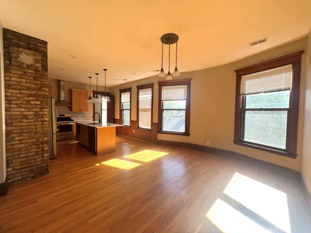 $2,200 | 1609 Elliot Avenue, Minneapolis, MN 55404
