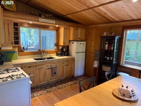 41 Northwoods Cougar, WA 98616 - Photo 8 of 33 a kitchen with refrigerator and stove