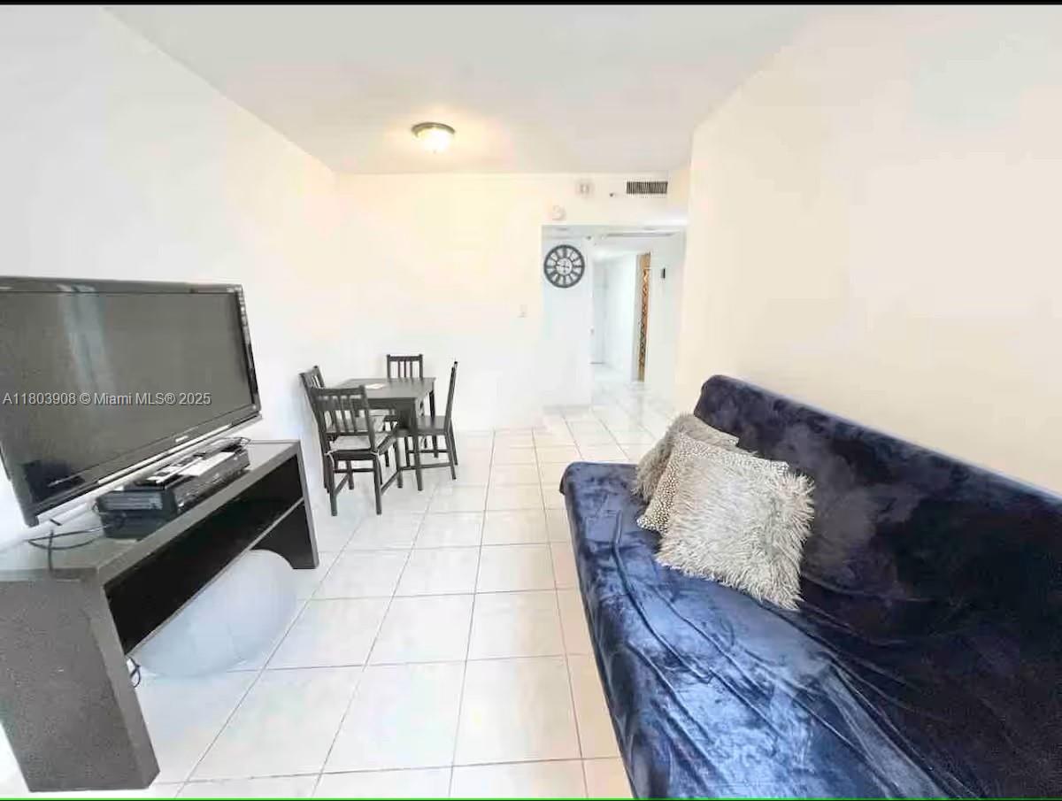 100 Lincoln Road, Unit 1216 Miami Beach, FL 33139 - Photo 1 of 10