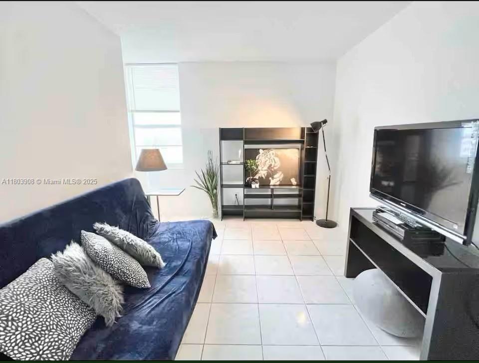 100 Lincoln Road, Unit 1216 Miami Beach, FL 33139 - Photo 2 of 10