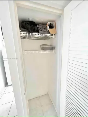 $2,100 | 100 Lincoln Road, Unit 1216, Miami Beach, FL 33139