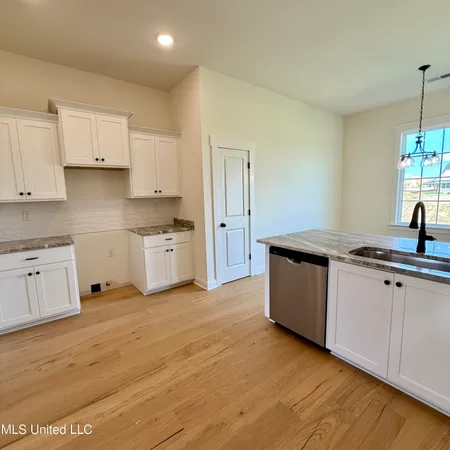 $360,900 | 436 Sunflower Street, Nesbit, MS 38651