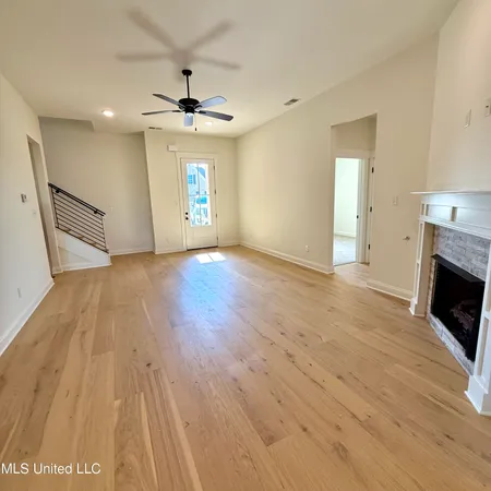 $360,900 | 436 Sunflower Street, Nesbit, MS 38651