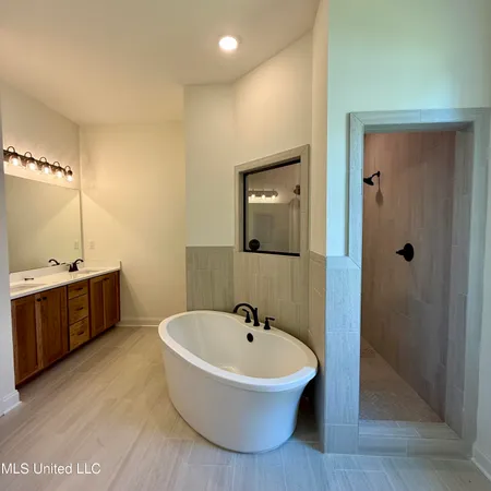 $360,900 | 436 Sunflower Street, Nesbit, MS 38651