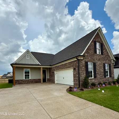 $360,900 | 436 Sunflower Street, Nesbit, MS 38651