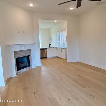 $360,900 | 436 Sunflower Street, Nesbit, MS 38651