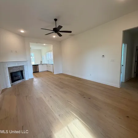 $360,900 | 436 Sunflower Street, Nesbit, MS 38651