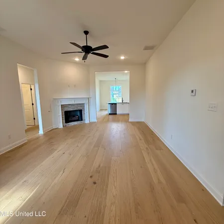 $360,900 | 436 Sunflower Street, Nesbit, MS 38651