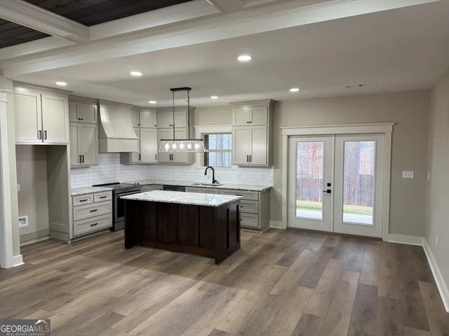 $499,900 | 33 Wolf Crk Cove, LaGrange, GA 30240