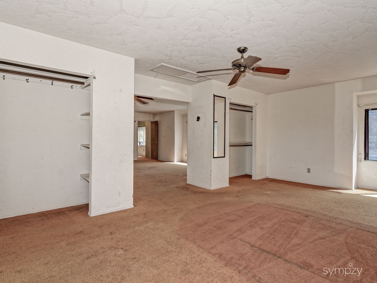 28114 Queensbridge Road Valley Center, CA 92082 - Photo 16 of 25 Large Maid/Granny Flat w kitchen & bath. Over entire 3 car garage