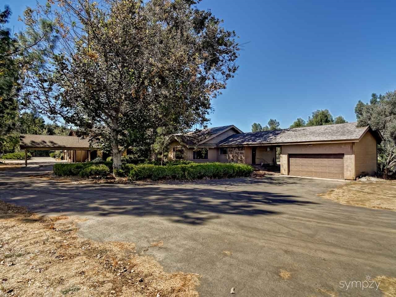 28114 Queensbridge Road Valley Center, CA 92082 - Photo 3 of 25 Multiple Parking & 2 car garage - 3 car garage on other side of house