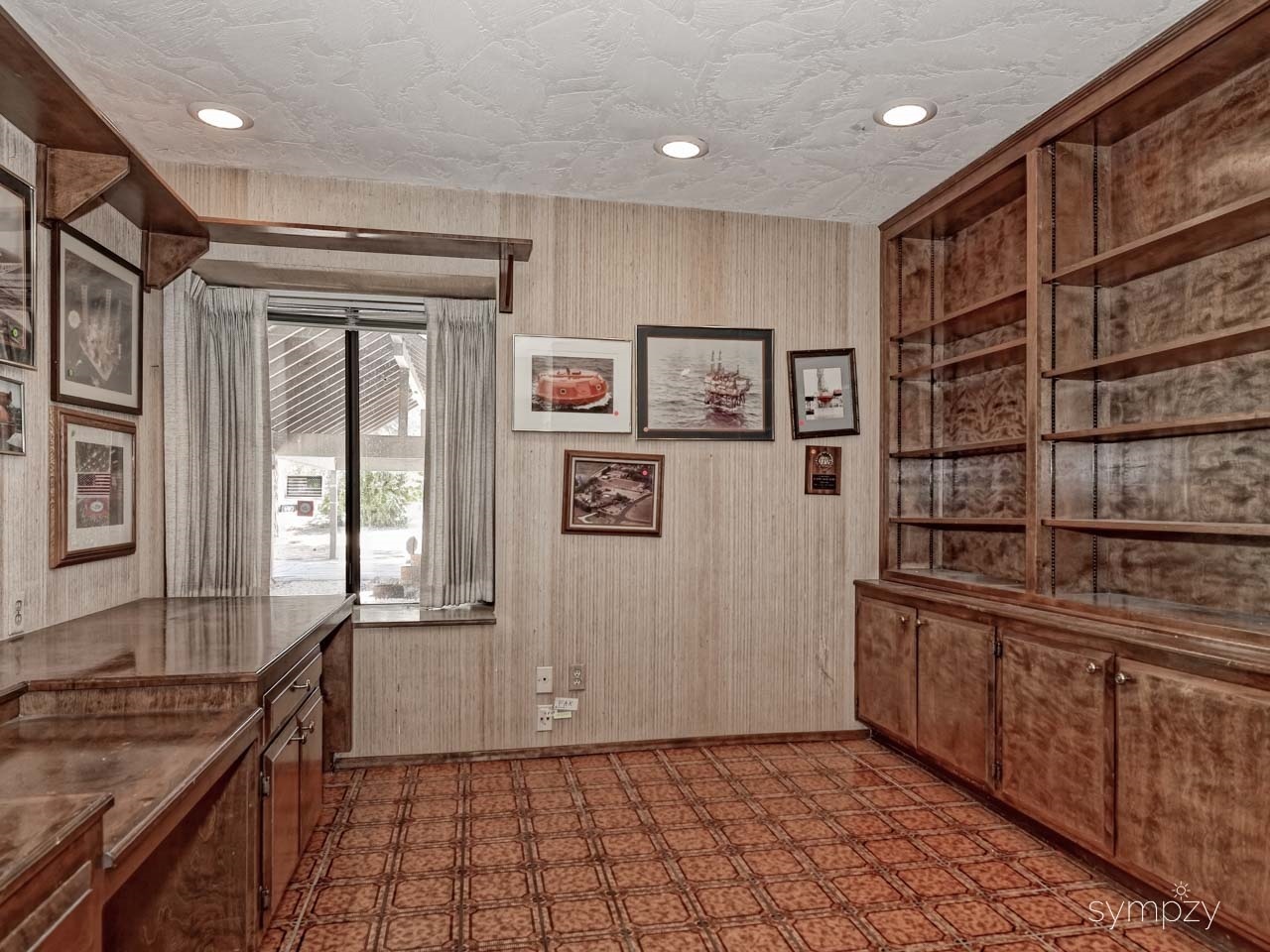28114 Queensbridge Road Valley Center, CA 92082 - Photo 22 of 25 Office with built in cabinets, etc.